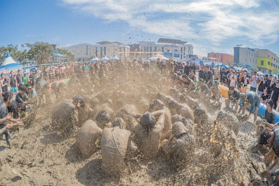 보령머드축제 머드체험 모습